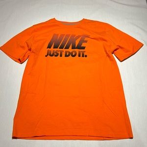 Nike Men’s Regular Fit Short Sleeve T-Shirt Orange Black Size Large